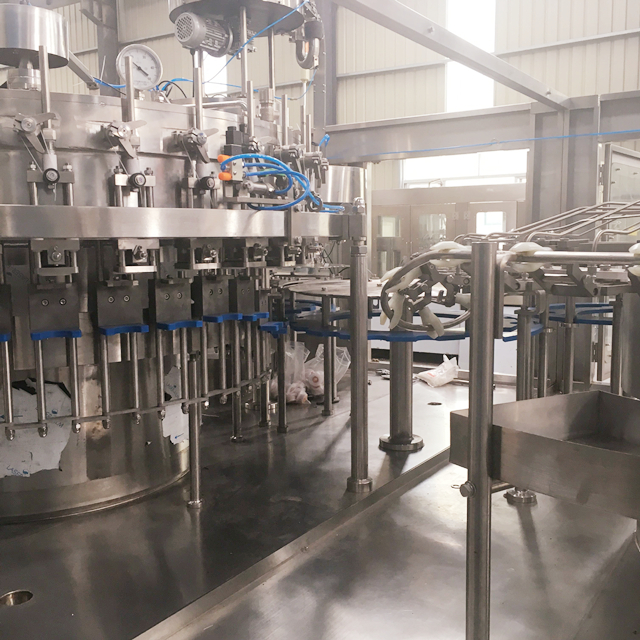 PET Bottle Washing Filling And Capping Machine